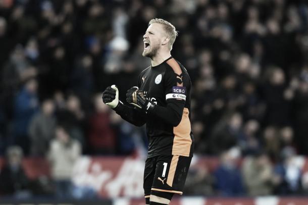 Kasper Schmeichel es uno de los hombres del momento | Foto: Premier League