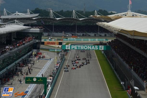 Salida del Gran Premio de Malasia 2015 | Foto: GPupdate.