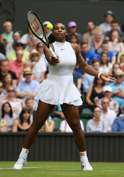 Williams plays a forehand in her match against Kuznetsova (Photo by Shaun Botterill / Source : Getty Images)
