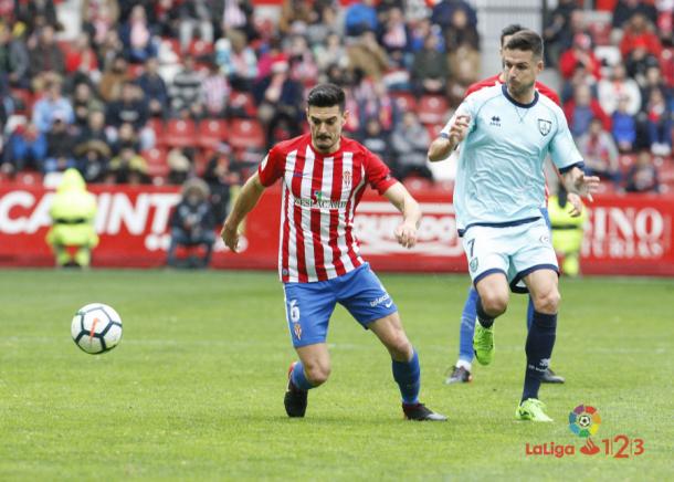 Sergio intercepta un balón contra el Numancia | Imagen: LaLiga