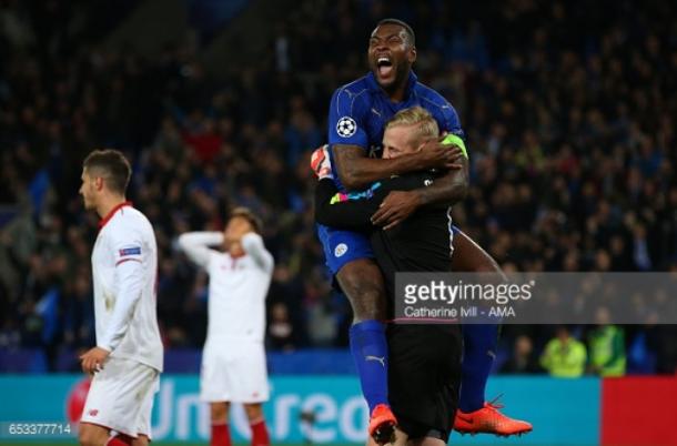 Kasper Schmeichel and Wes Morgan celebrate Leicester's victory over Sevilla | Photo: Getty/ Catherine Ivill