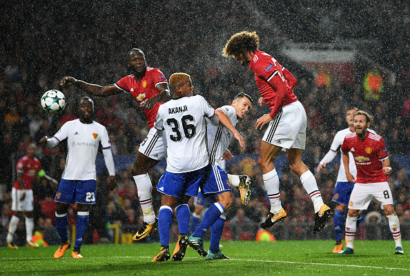 Substituindo Pogba, Fellaini abriu o placar em sua especialidade | Foto: Shaun Boterill/Getty