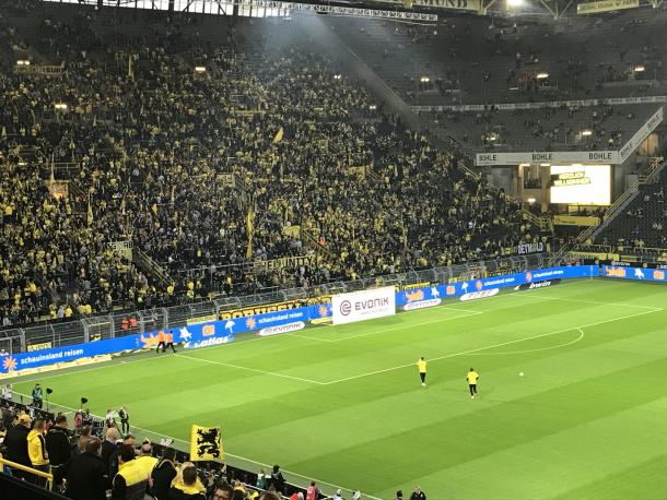 Inmejorable ambiente en Signal Iduna Park | Foto: @BVB