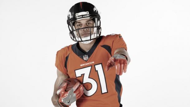 Justin Simmons seguirá en la franquicia de los Broncos (foto Broncos.com)