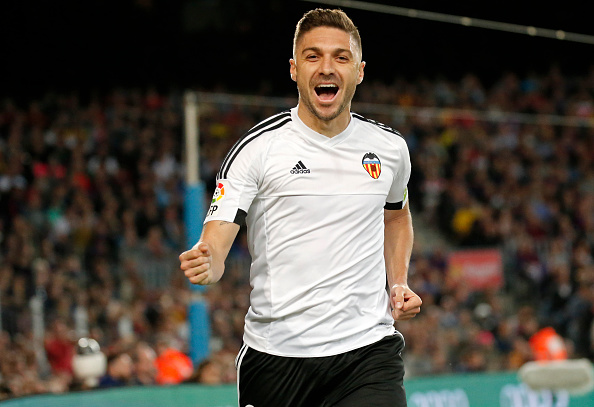 Siqueira celebrates goal at the Camp Nou. | Photo: Urbanandsport/NurPhoto via Getty Images