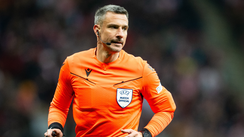 Slavko Vincic, der für dieses Spiel ernannte Schiedsrichter. Quelle: DAZN