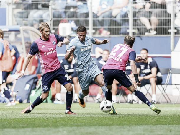 Sobhi showing his dynamiss against Hamburg. | Photo:Stoke City FC