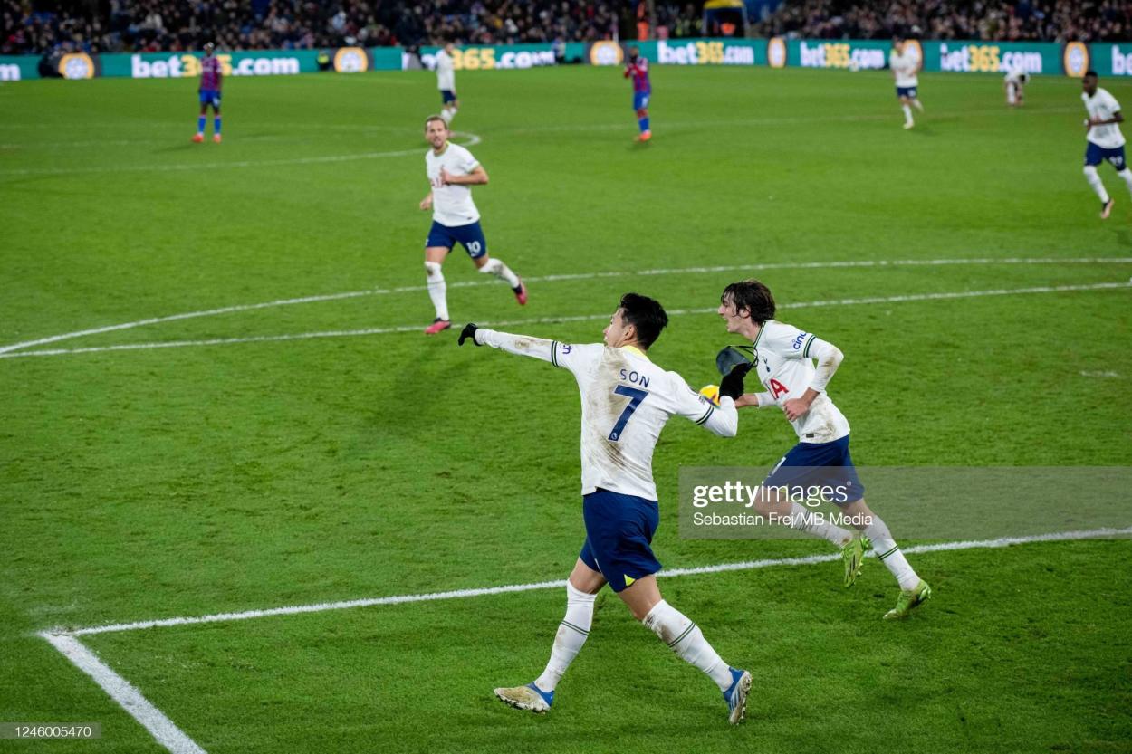 Heung-Min Son celebrates after scoring with <strong><a  data-cke-saved-href='https://www.vavel.com/en/football/2022/10/03/tottenham-hotspur/1125106-conte-looks-ahead-to-an-important-game-as-tottenham-take-on-frankfurt.html' href='https://www.vavel.com/en/football/2022/10/03/tottenham-hotspur/1125106-conte-looks-ahead-to-an-important-game-as-tottenham-take-on-frankfurt.html'>Bryan Gil</a></strong> against <strong><a  data-cke-saved-href='https://www.vavel.com/en/football/2021/12/27/tottenham-hotspur/1096905-harry-kane-makes-boxing-day-history.html' href='https://www.vavel.com/en/football/2021/12/27/tottenham-hotspur/1096905-harry-kane-makes-boxing-day-history.html'>Crystal Palace</a></strong>. (Photo by Sebastian Frej/MB Media/Getty Images) 