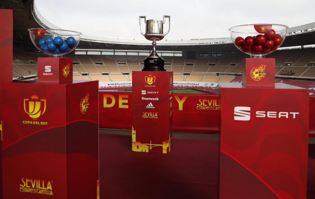 Sorteo de la primera ronda de la Copa del Rey en el estadio de La Cartuja. / Fuente: @rfef
