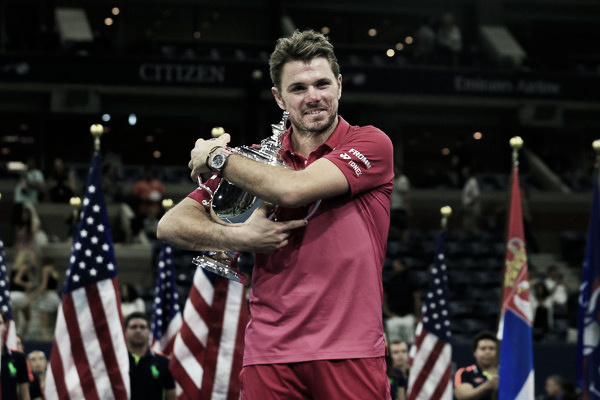Wawrinka posa con su trofeo del US Open. Foto: zimbio.com