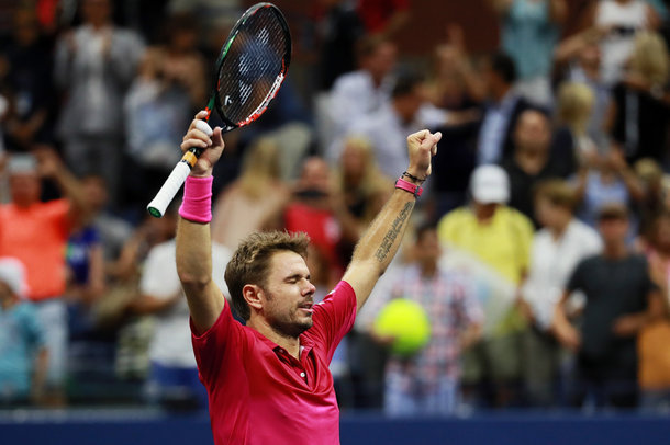 Wawrinka celebrates victory (Photo by Michael Reaves/Getty Images)