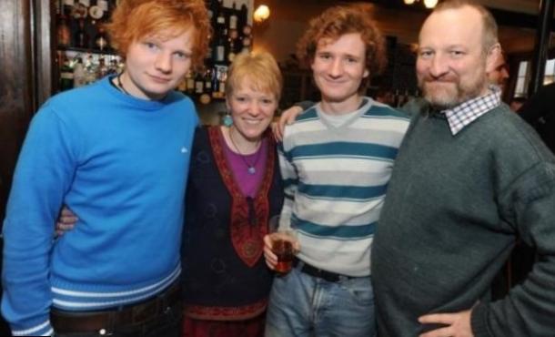 Ed, Imogen, Matthew y John Sheeran | Foto: Starchanges.com