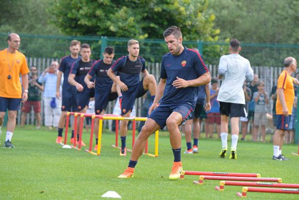 Kevin Strootman durante il ritiro di Pinzolo