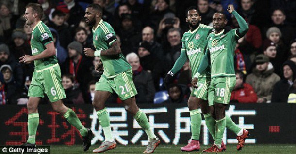 Defoe and Sunderland celebrate after Defoe's winning goal against Crystal Palace.