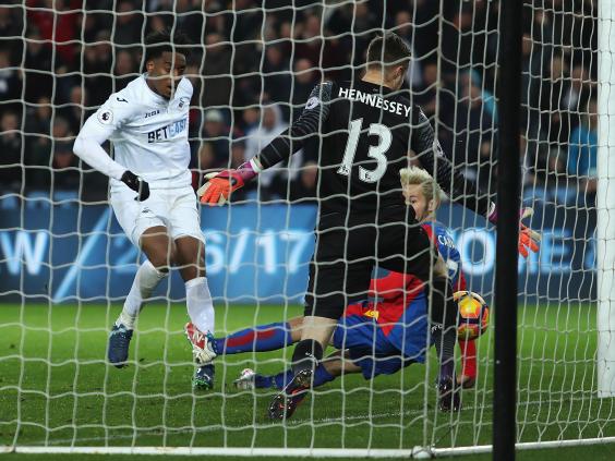 Hennessey recibió cinco goles ante el Swansea. Foto: Premier League