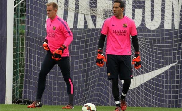 ter Stegen (far left) and Bravo in training, earlier in the campaign | Photo: www.sport.es 