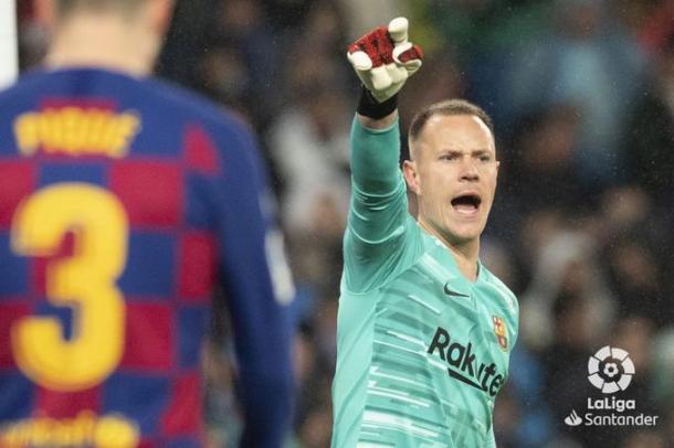 Ter Stegen dando instrucciones en un partido con el Barça| Fuente: LaLiga