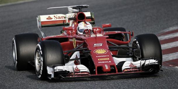 Sebastian Vettel durante la sesión matinal | Foto: Sutton Images