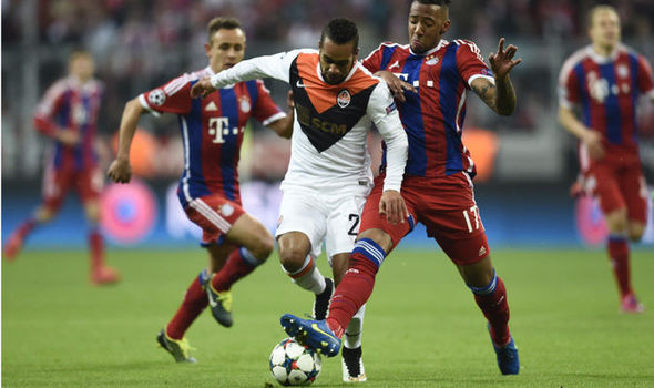 Alex Teixeira on the ball against Bayern Munich in the Champions League (photo: getty)