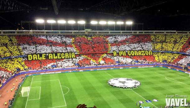 El tifo del Calderón en el Atleti-Bayern de la fase de grupos | Foto: Jorge Moreno - VAVEL