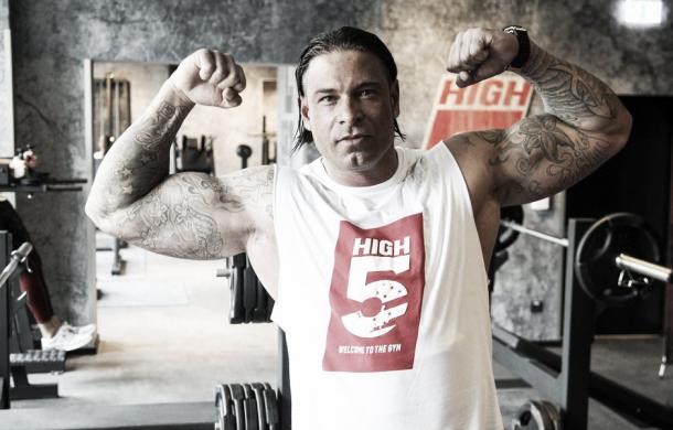 Tim Wiese Signs With Wwe Vavel Usa