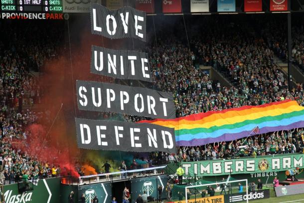 La Timbers Army contra la homofobia // Imagen: Timbers Army