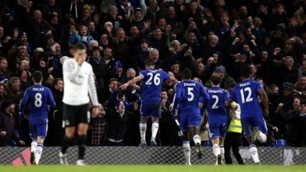 Los jugadores del Chelsea enloquecen ante la decepción toffee | Foto: BPL