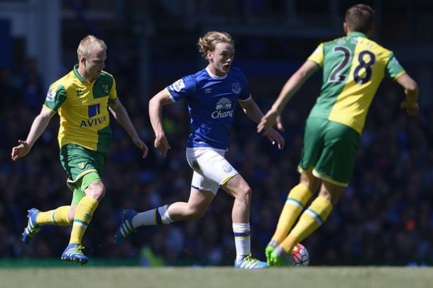 Tom Davies produced a man-of-the-match display against Norwich City on the last day of last season. | Photo: Getty Images