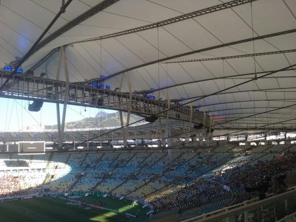 Muitos espaços vazios pelo lado tricolor (Foto: Marcello Neves/VAVEL Brasil)