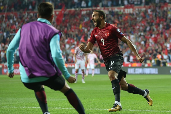Tosun comemorando o seu gol. (Foto: Anadolu Agency/Anadolu Agency)