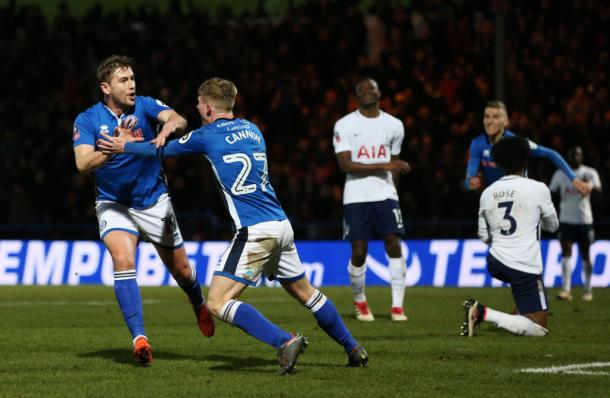 El Rochdale dio la sorpresa tras empatar al Tottenham en el tiempo añadido y forzar el replay | Foto: Rochdale