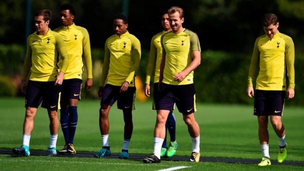 Jogadores do Tottenham em treinamento (Foto: Divulgação/Tottenham)