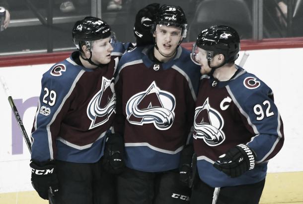 McKinnon, Landeskog y Rantanen, punta de lanza de Colorado. Foto NHL.com
