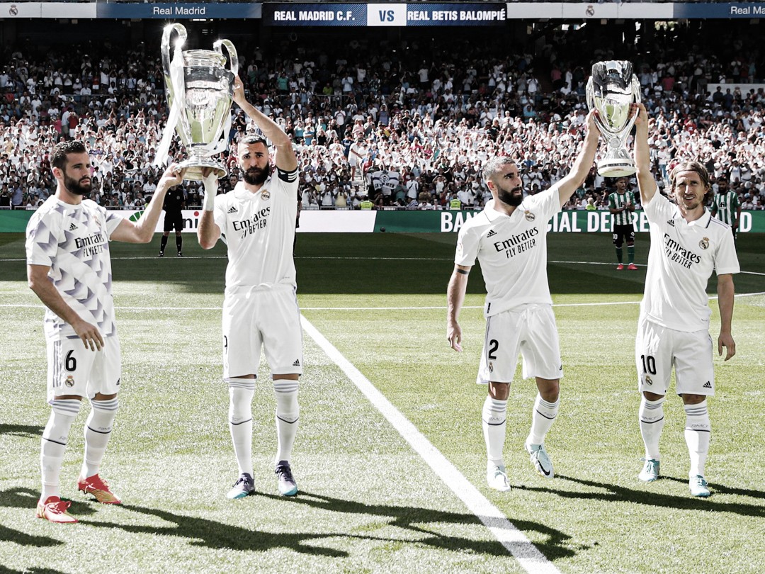 Los jugadores presentaron los trofeos europeos a su afición | Foto: Real Madrid
