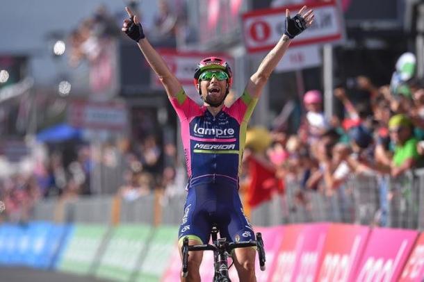 Ulissi celebrando un triunfo. | Fuente: Giro de Italia