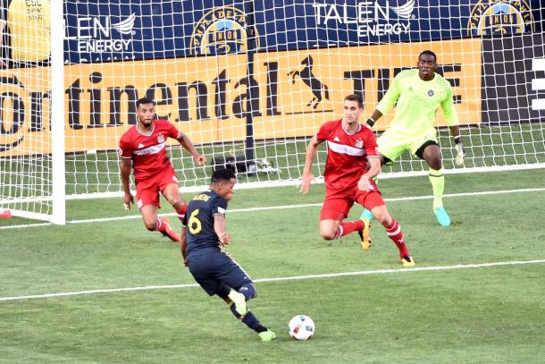 The Philadelphia Union's Roland Alberg (6) takes a shot against the Chicago Fire in their last meeting back in June | Source: Eric Hartline - USA TODAY Sports