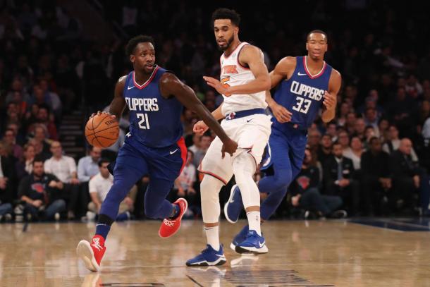  LA Clippers guard Patrick Beverley (21) dribbles the ball past New York Knicks guard Courtney Lee |Anthony Gruppuso-USA TODAY Sports|