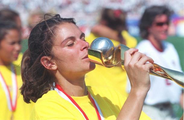 Mia Hamm celebrando la victoria frente a China en la edición de 1995 | Foto: FIFA.com