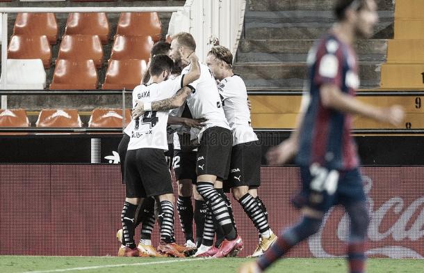 El Valencia celebrando uno de los goles./ Foto: Valencia CF