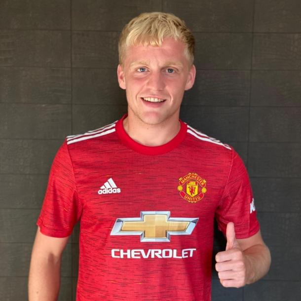 Van de Beek con la nueva camiseta del ManUtd / FOTO: ManchesterUnited