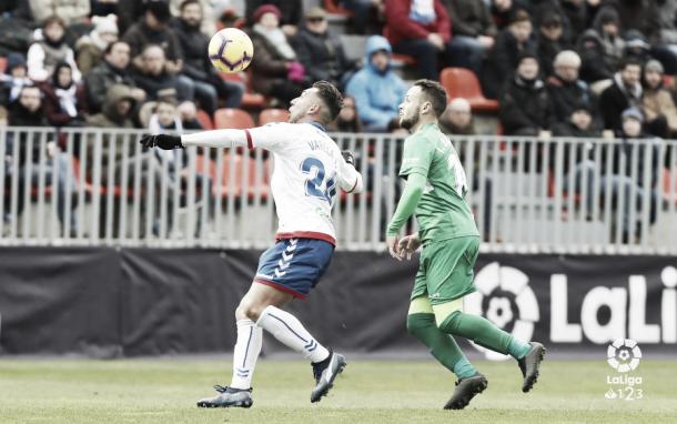 Varela controlando el balón. Fotografía: La Liga