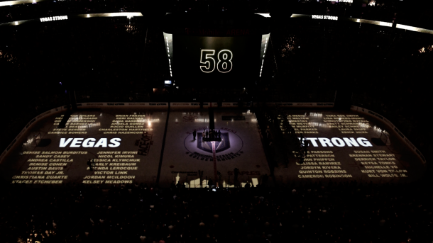 Homenaje de los Golden Knights ayer en el T-Mobile Arena | http://www.sportingnews.com