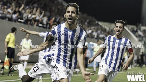 Velasco celebrando su gol ante el Betis en Butarque | Foto: Apo Caballero (Vavel)