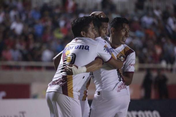 Alberto Medina celebrando su primer gol con Coras // Foto: nayaritenlinea.mx
