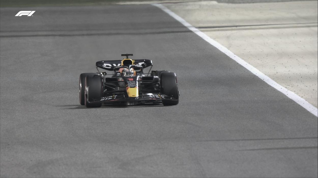 Verstappen pierde toda la potencia de su coche. / Fuente: Fórmula 1 en Twitter.