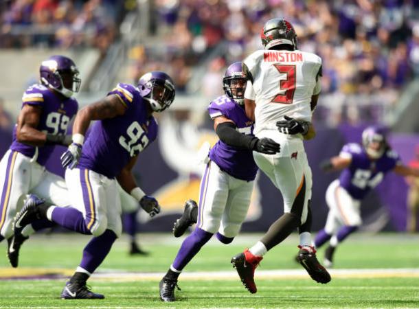 Além de ataque poderoso, Vikings tiveram a melhor defesa da liga (Foto: Hannah Foslien/Getty Images)