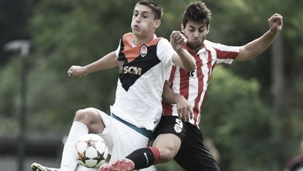 Villalibre, disputando un balón (fuente VAVEL.com)