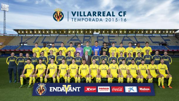Tomás Pina con sus compañeros del Villarreal CF, en la temporada 2015-16. Fuente: villarreal cf