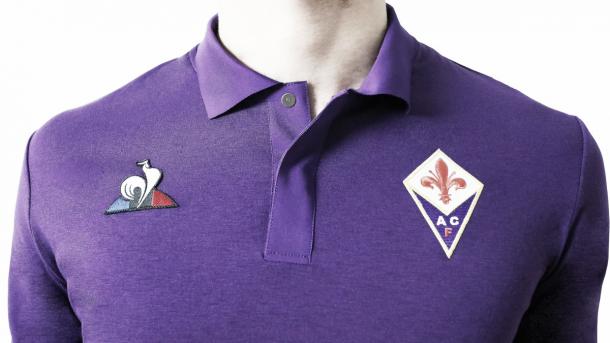 Tradicional uniforme roxo da Fiorentina. Foto: Reprodução/
