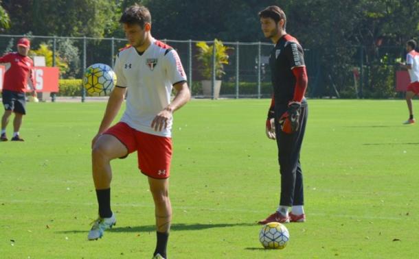 Recuperado, Calleri poderá ser uma das opções de ataque da equipe diante do Atlético-PR